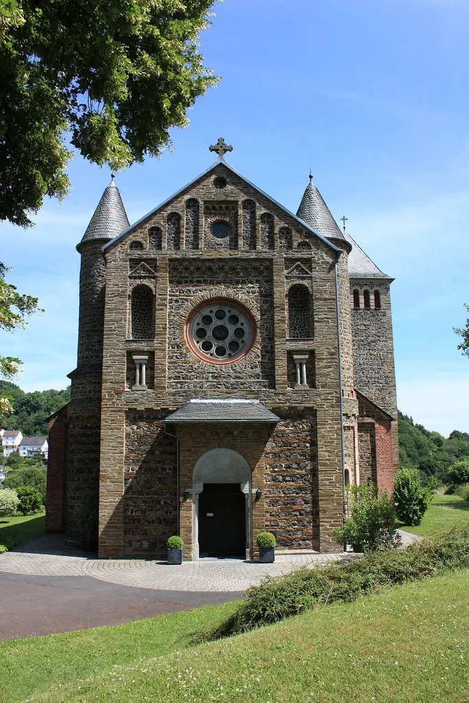 Churchportal „St. Laurentius“ in Dillhausen, Hesse, Germany (build 1905-1910)