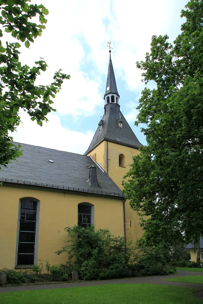 Servatiuskirche, Kirchstraße / Vor dem Isern in Rönsahl, Kierspe