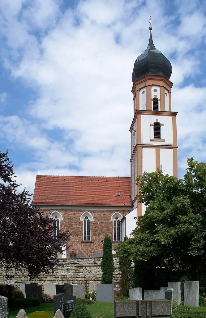 Die Friedhofskirche St. Michael in Bad Griesbach im Rottal.