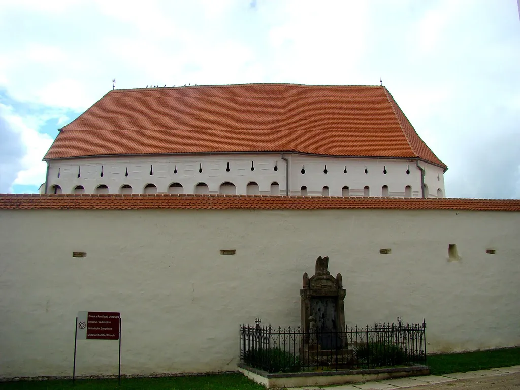 Biserica unitariană, sat Dârjiu; comuna Dârjiu Str. Alszeg 164 sec. XV - XVIII