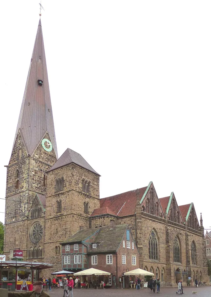 Liebfrauenkirche in Bremen von Westen, nach Neueindeckung des Nordturms