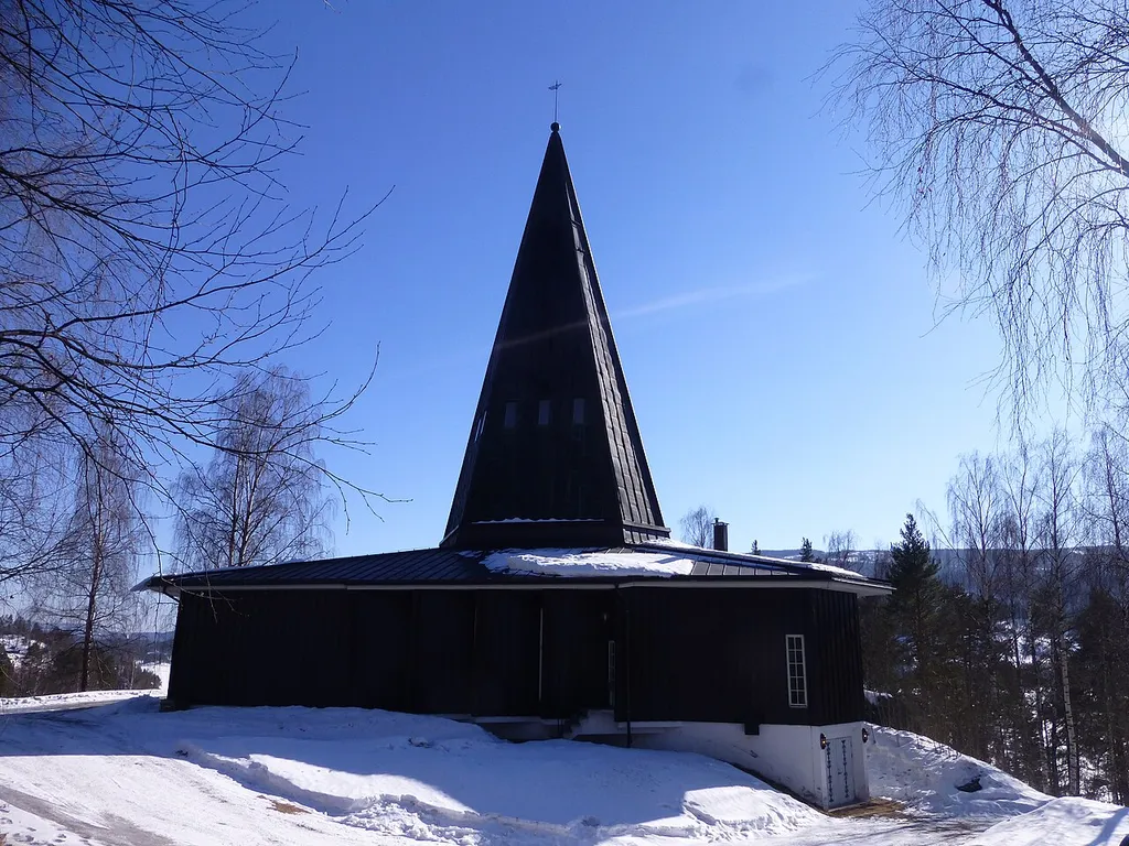 Tingnes kirke på Fagernes i Nord-Aurdal i Oppland i Norge.