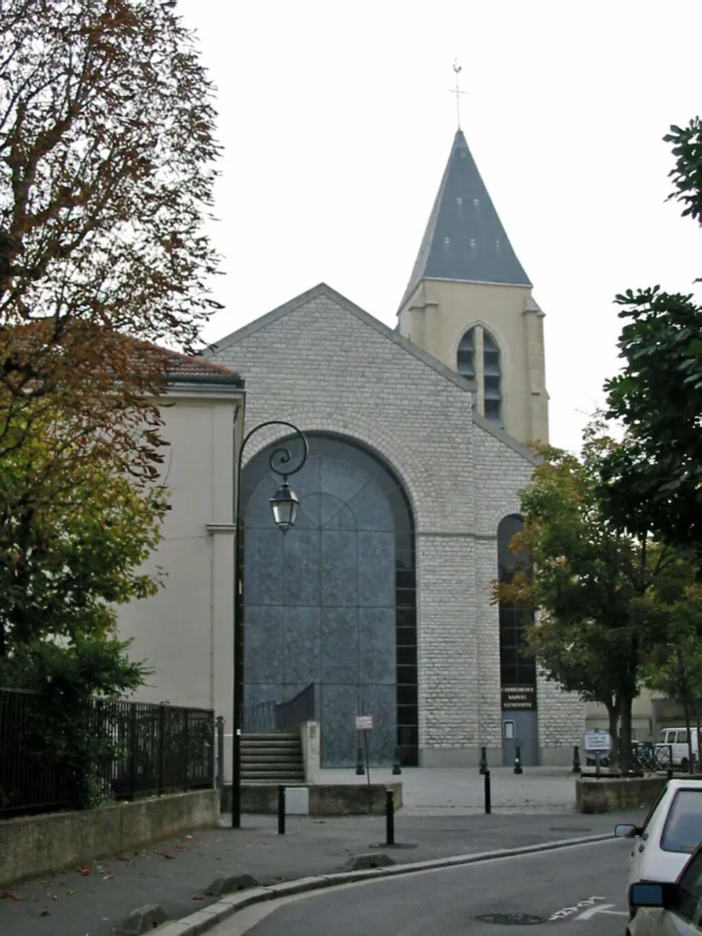 Cathédrale Sainte-Geneviève de Nanterre Photo JH Mora, octobre 2005