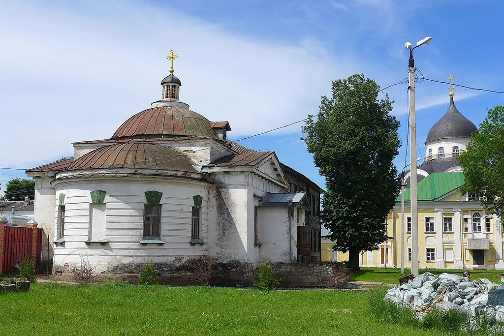 Церковь Троицы (больничная): улица Баррикадная, 4-й Пески переулок, Тверь, Тверская область