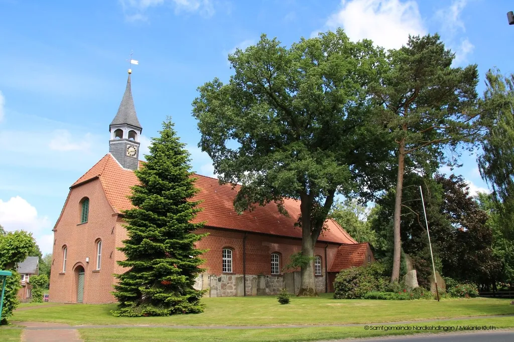 View of the church St. Dionysius in Hamelwörden, Wischhafen.