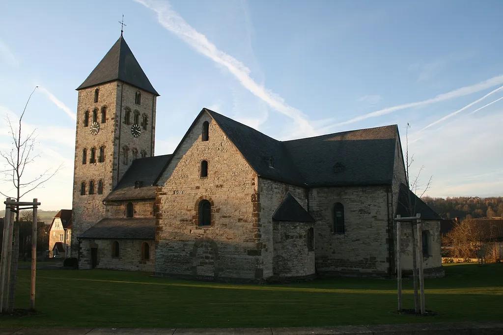 Bild der Brenkener Kirche