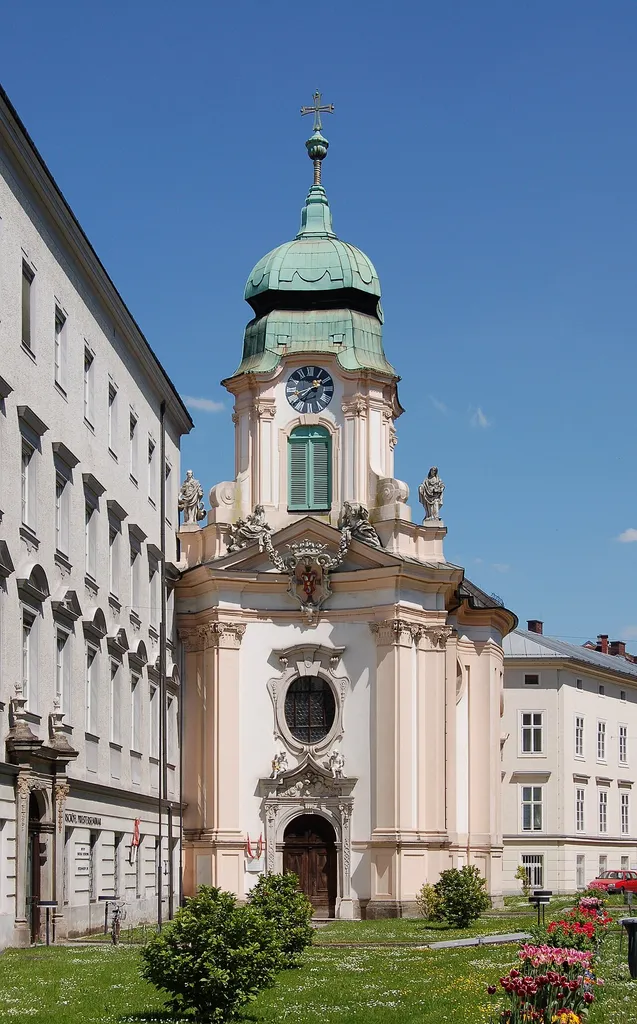 Priesterseminarkirche in Linz, Außen