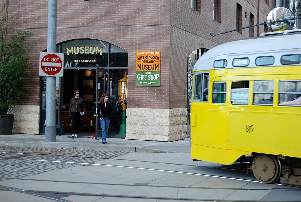 Entrance to the San Francisco Railway Museum (taken 02/2007)