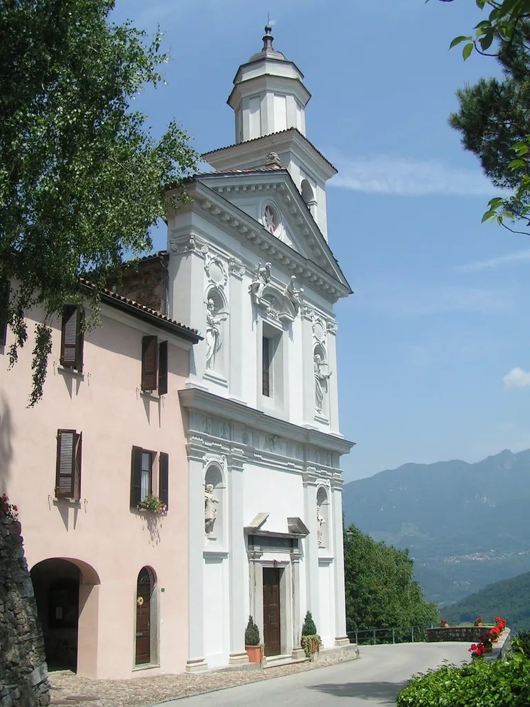 Foto della Chiesa dei Santi Fedele e Simone, a Vico Morcote