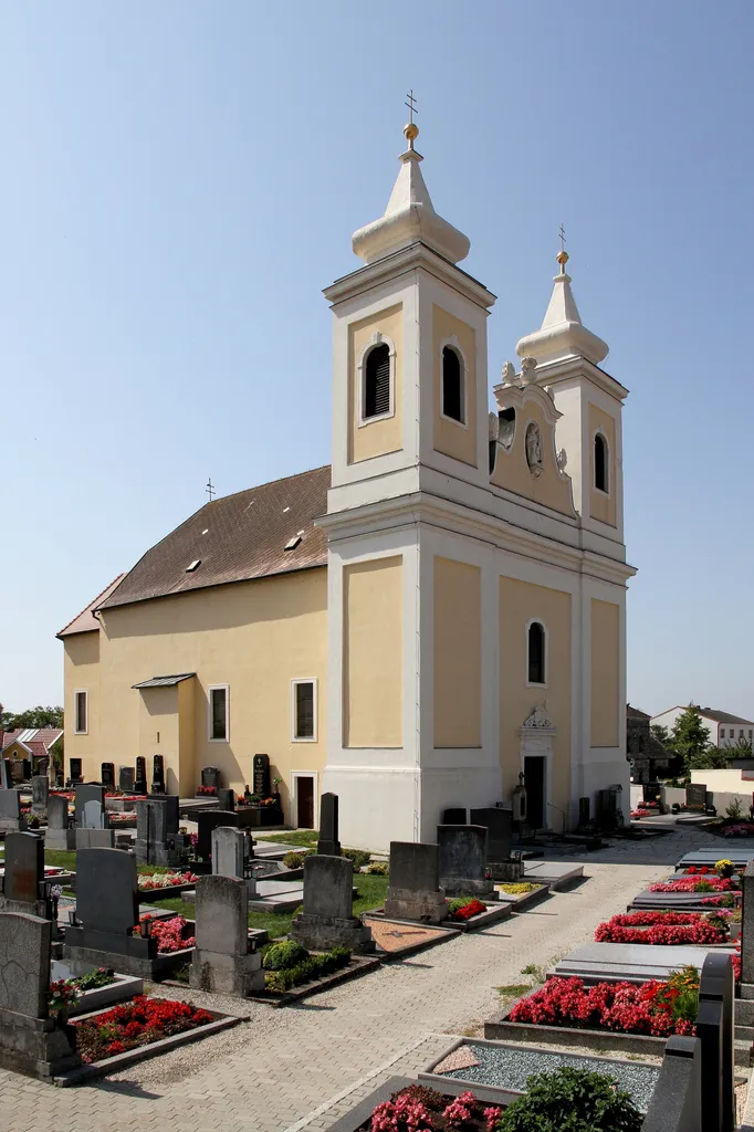 Die kath. Pfarrkirche hl. Florian in der burgenländischen Gemeinde Winden am See.