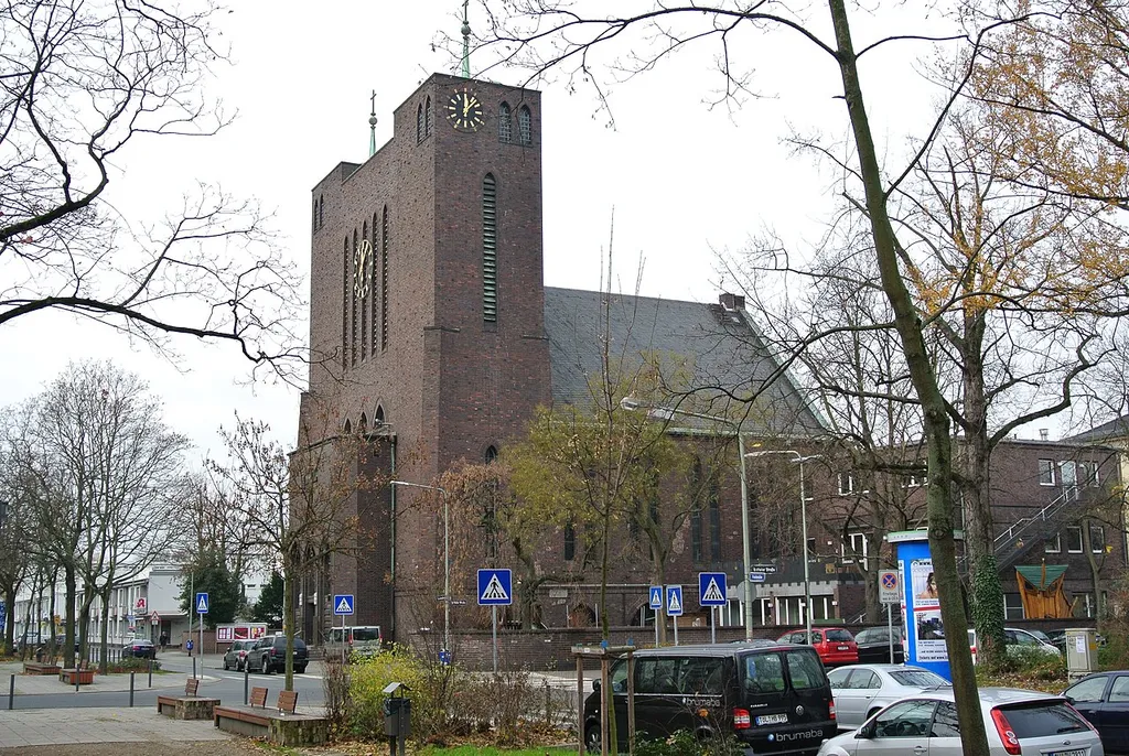 Evangelische Friedenskirche im Frankfurter Gallus an der Frankenallee vom Architekten Karl Blattner im Jahr 1928 eingeweiht