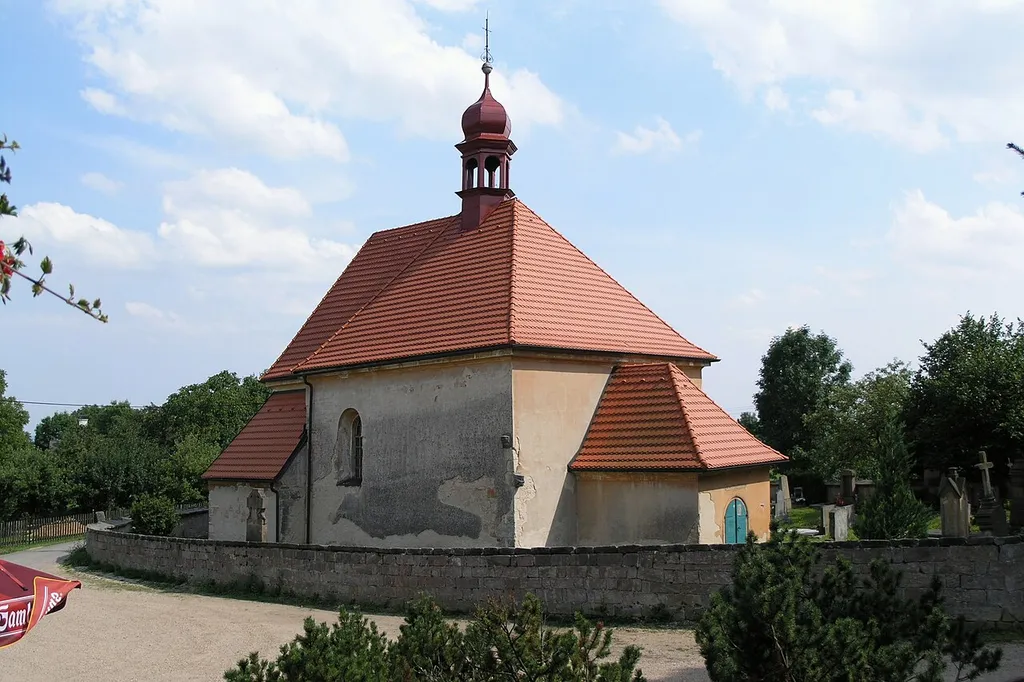 Kostel svatého Bartoloměje ve vsi Brada, místní části obce Brada-Rybníček