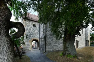 1 Linde an der Kirche in Gaggstatt