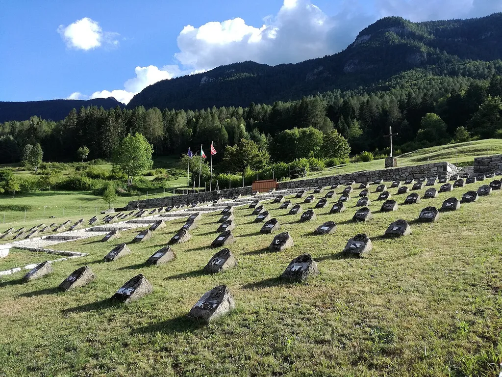 Österreichisch-ungarischer Soldatenfriedhof in Geroli im Val Terragnolo (Trentino)