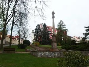 Maria column in Klášterec nad Ohří, Chomutovská, nearby the church