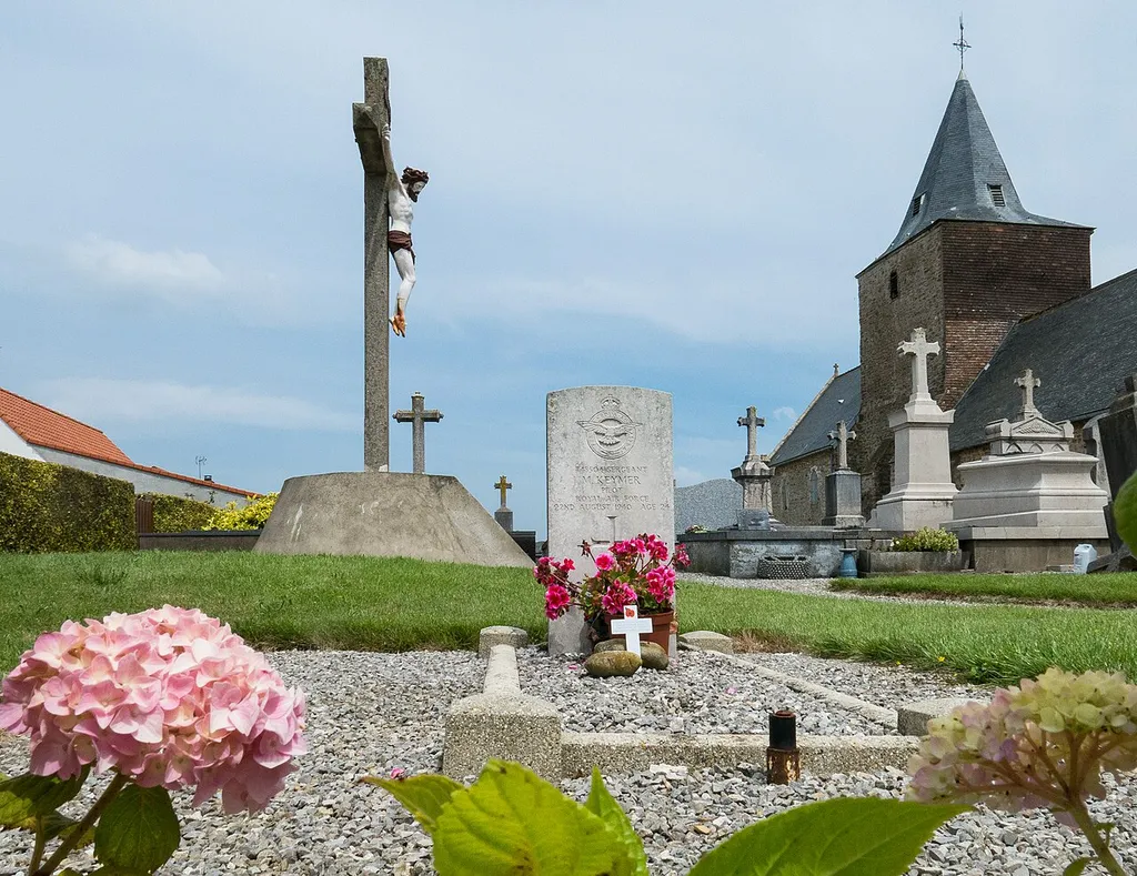 Bazinghen Churchyard
