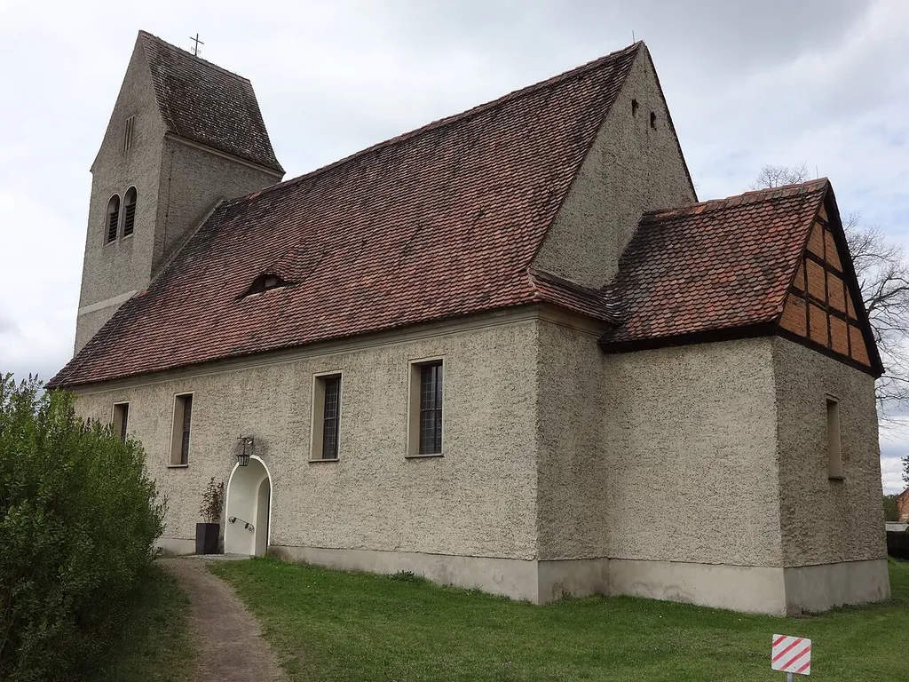Die Dorfkirche in Trebbin ist ein Bauwerk aus dem 18. Jahrhundert, das vermutlich auf einem Vorgängerbau aus dem 14. Jahrhundert basiert. Im Innern befinden sich mehrere qualitätsvolle Ausstattungsstücke, darunter eine venezianische Fünte aus dem 11. Jahrhundert.