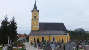 Kath. Filialkirche hl. Ägid und Friedhof mit Arkadengängen