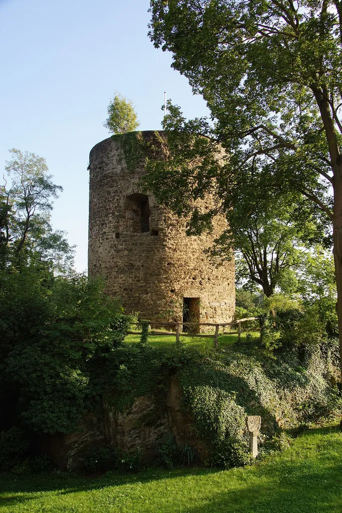 Wohnturm der Burg Dattenberg in Dattenberg