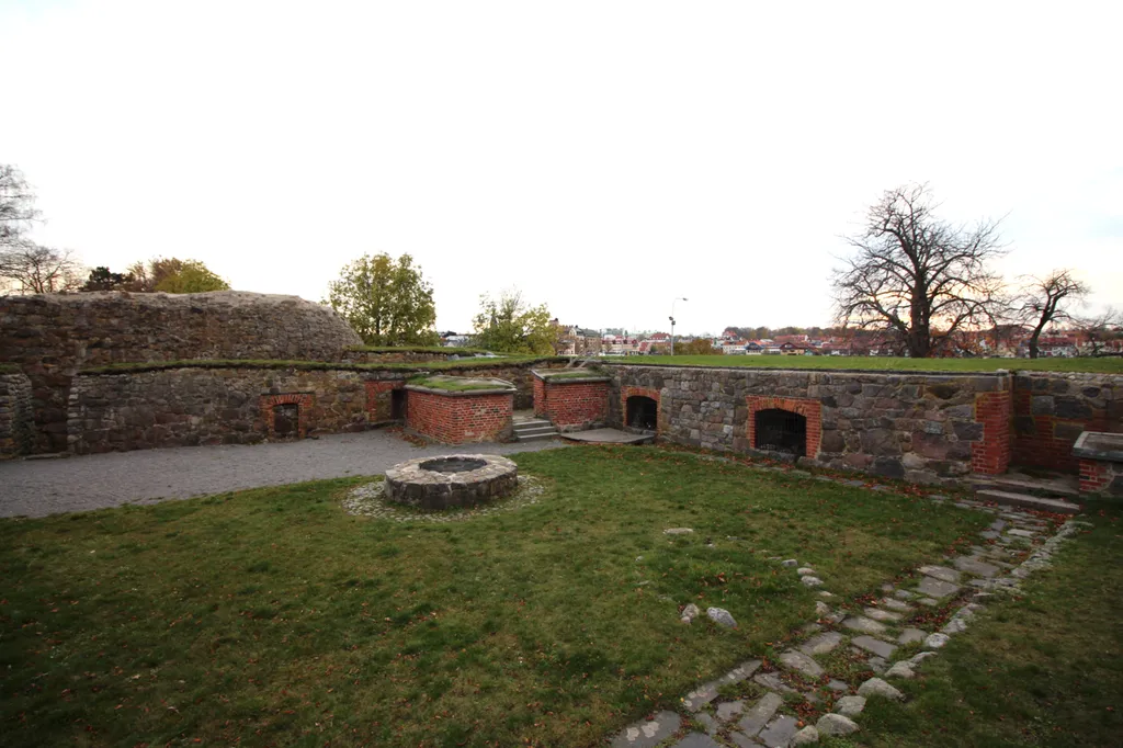 Stegeholm (Västervik 51:1) This is a picture of an archaeological site or a monument in Sweden, number Västervik 51:1 in the RAÄ Fornsök database.