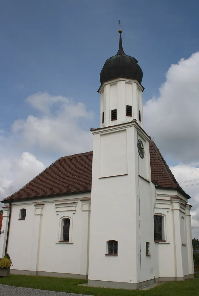 Katholische Filialkirche St. Joachim und Anna in Neumünster, einem Ortsteil von Altenmünster im Landkreis Augsburg (Bayern), 1682 erbaut