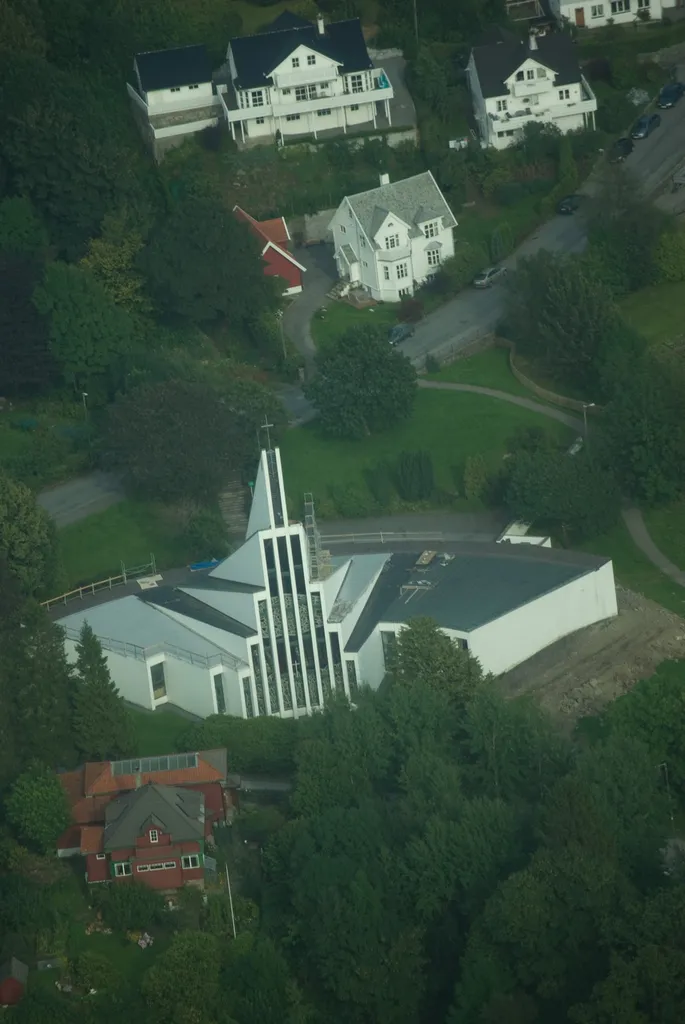 Landås kyrkje i Bergen