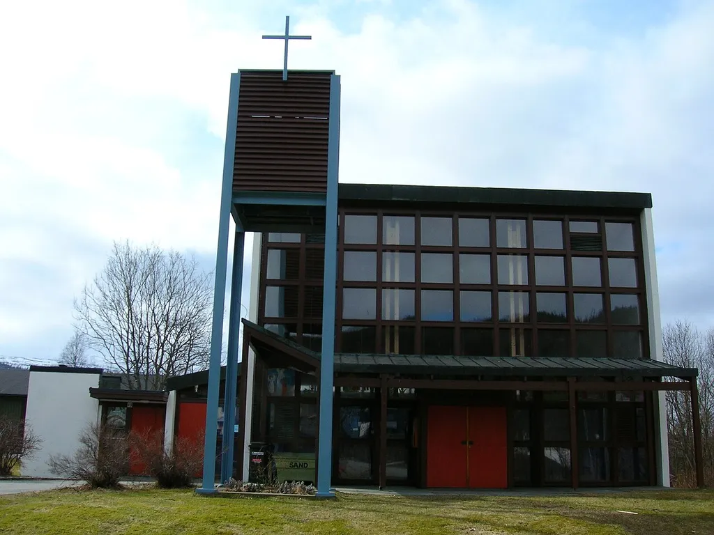 Selfors church, Mo i Rana, Nordland, Norway, Photo May 2, 2007 with a Nikon Coolpix 5600 5,1 Megapixel camera.