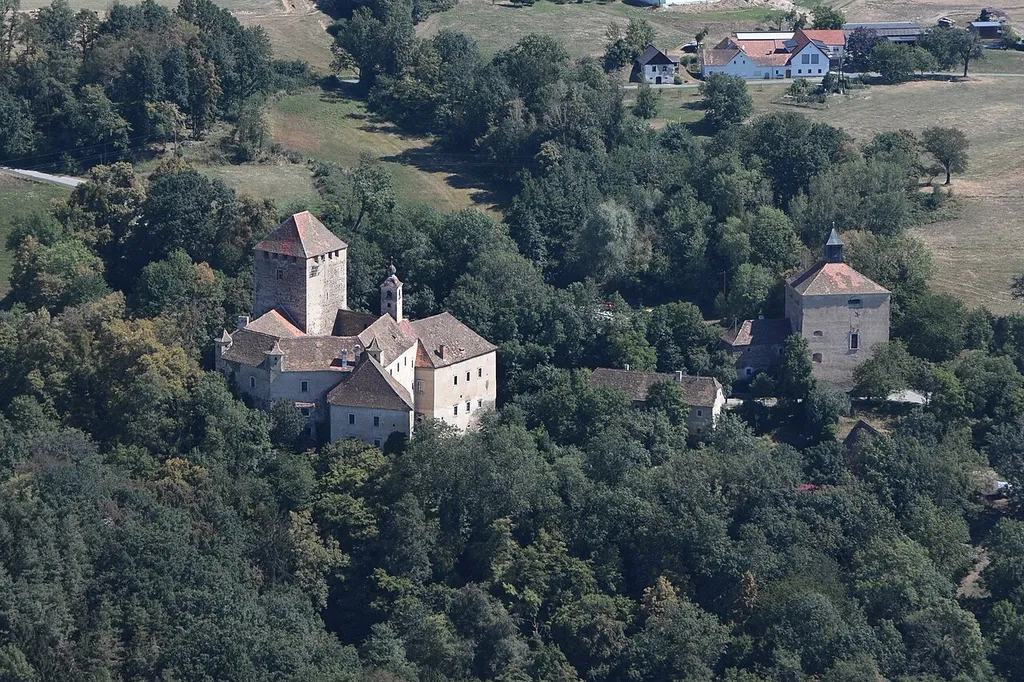 Burg Neuberg Löffelbach