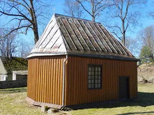 Alsėdžiai churchyard chapel