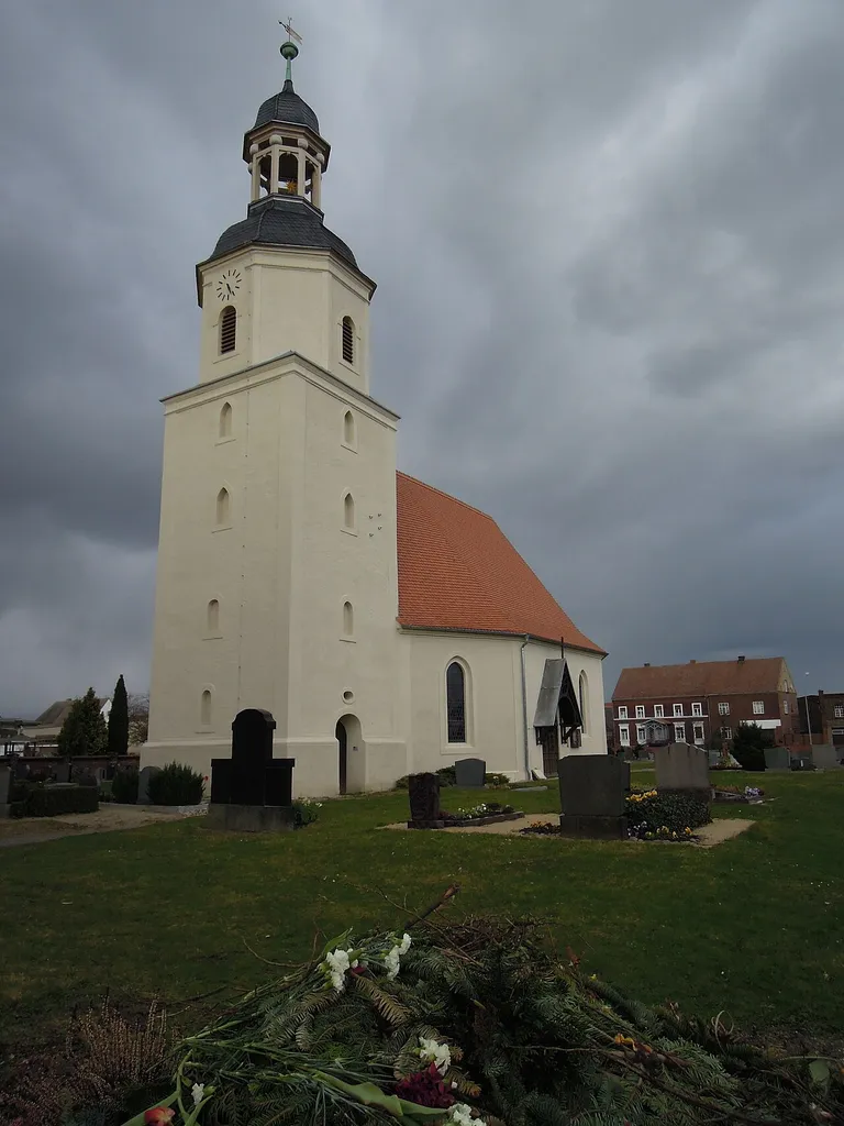 Eutzscher Kirche Anfang April 2015