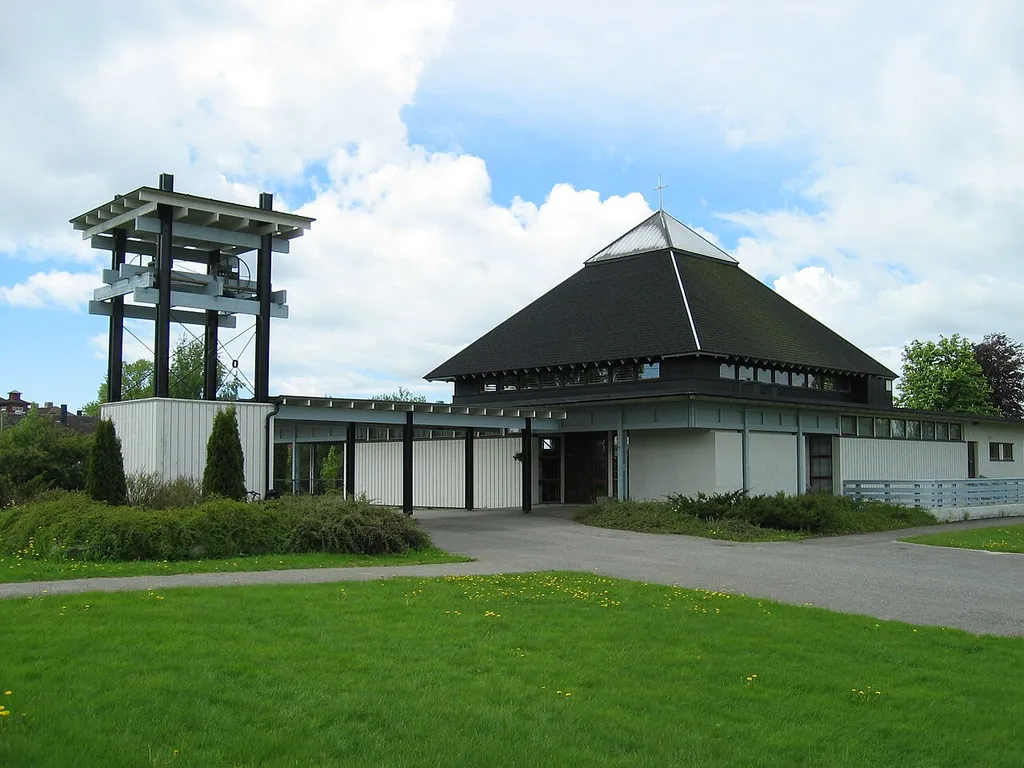 Kjølstad kyrkje, Østfold, Fredrikstad, Norway. Picture taken by PerPlex25 May 2006.