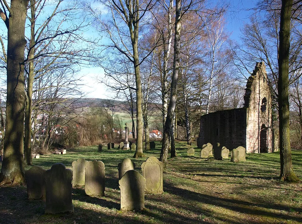 cemetery on the Kirchberg with medieval church ruins, in Hauneck-Unterhaun