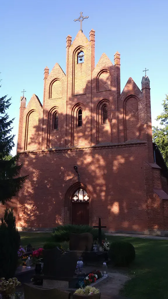 Kościół filialny Podwyższenia Krzyża Świętego. Myszewo, województwo pomorskie.