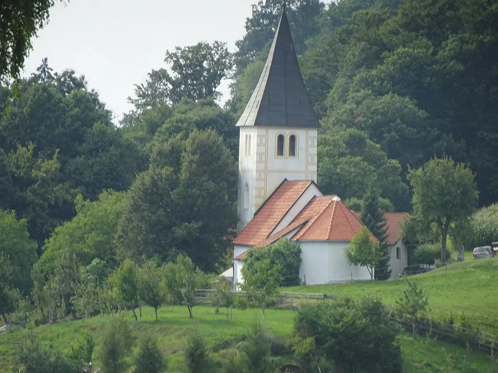 Cerkev sv. Mihaela, Pečica