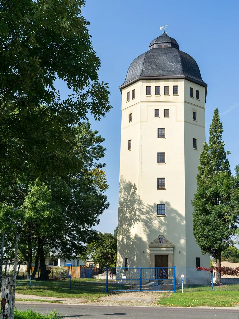 Wasserturm, Am Wasserturm in Egeln This is a picture of the Saxony-Anhalt Kulturdenkmal (cultural heritage monument) with the ID 09411070 KDSA/09411070(andere) (Wikidata)