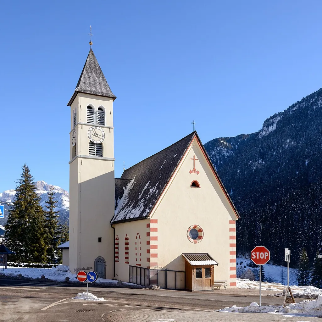 Chiesa parrocchiale di Santa Maria Maddalena a Mazzin (TN) in Trentino Alto Adige