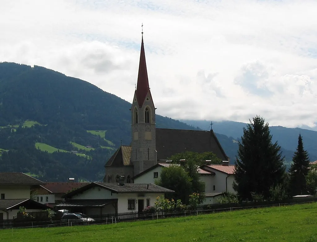 Stans, in the Tyrol, Austria. 19th century 'Herz Jesu' church is the actual parish church. This media shows the protected monument with ObjektID 64830 in Austria. (Commons, de, Wikidata)
