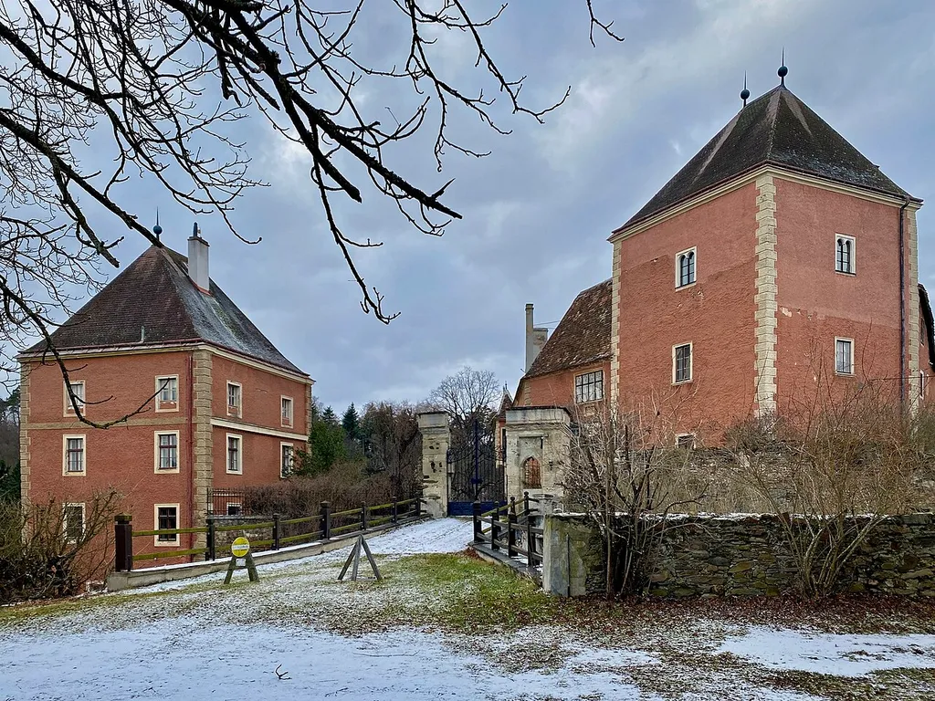 Schloss Therasburg mit Wirtschaftshof (Vorburg)