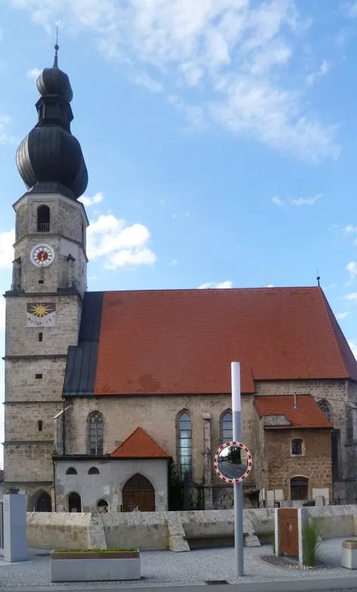 Kath. Pfarrkirche hl. Martin und Friedhof
