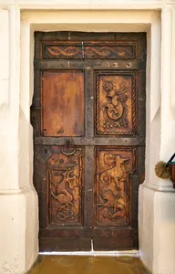 Sacristy portal of Mariä Himmelfahrt (Berg)