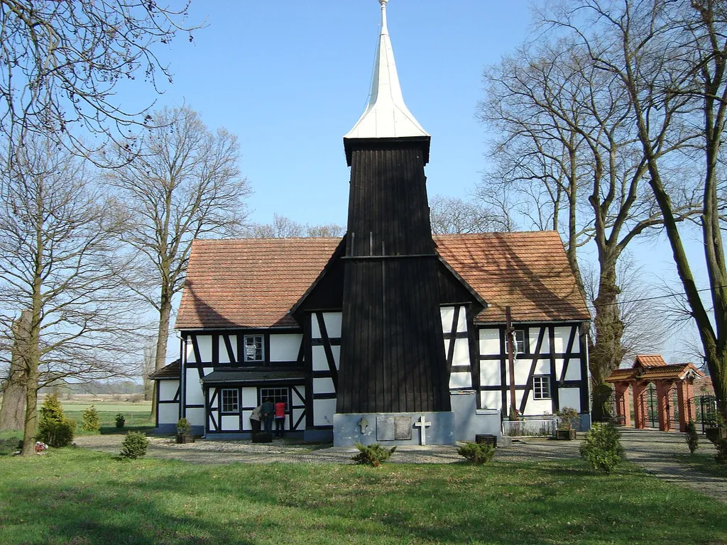 Krasowice - dawny kościół ewangelicki, obecnie rzymskokatolicki filialny p.w. Matki Boskiej Częstochowskiej (zabytek nr 911/64 z 26.05.1964)