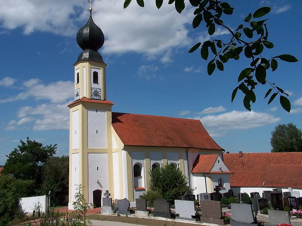 Langenhettenbach, Kirche St. Petrus