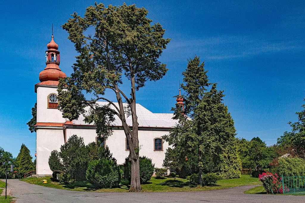 Kostel svatého Petra a Pavla v Dobrém