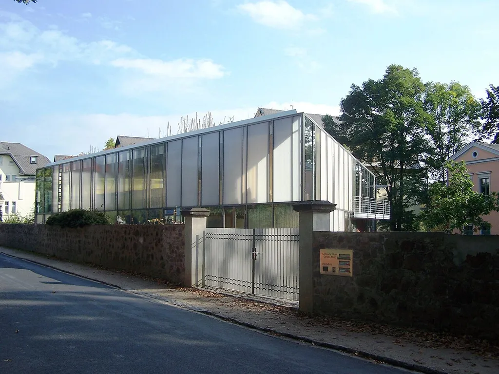 katholisches Gotteshaus der Christkönig-Gemeinde Radebeul, Architekt: Behnisch