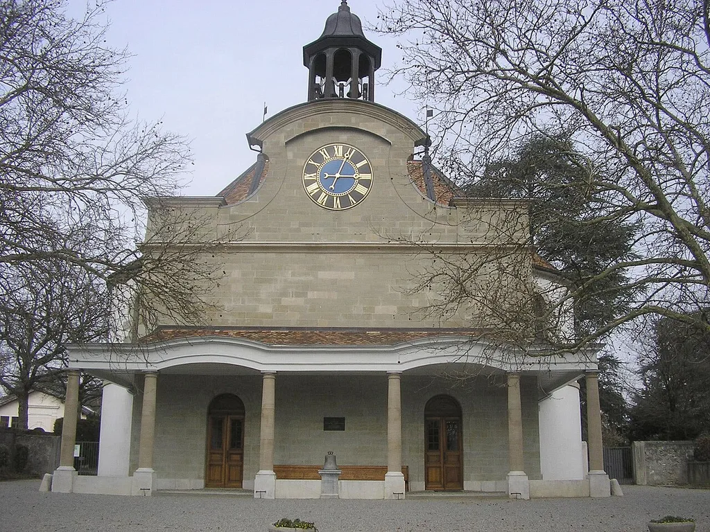Temple de Chêne-Bougeries, bâti en 1758, de forme elliptique. Bien culturel d'importance nationale.