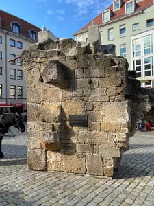 Mahnmal Frauenkirchenkuppel-Segment