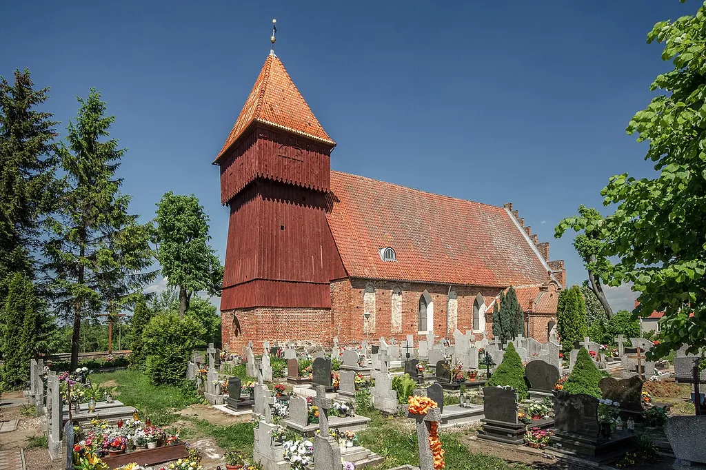 Kwietniewo, kościół par. p.w. Podwyższenia Krzyża, 1330-1350, 1536-1541, pocz. XVIII
