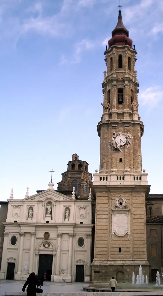 Fachada de la Seo (abril de 2007)
