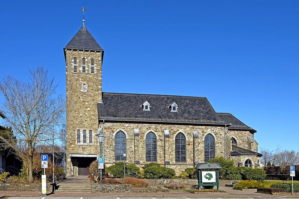 St. Peter und Paul (Kesternich), Südseite