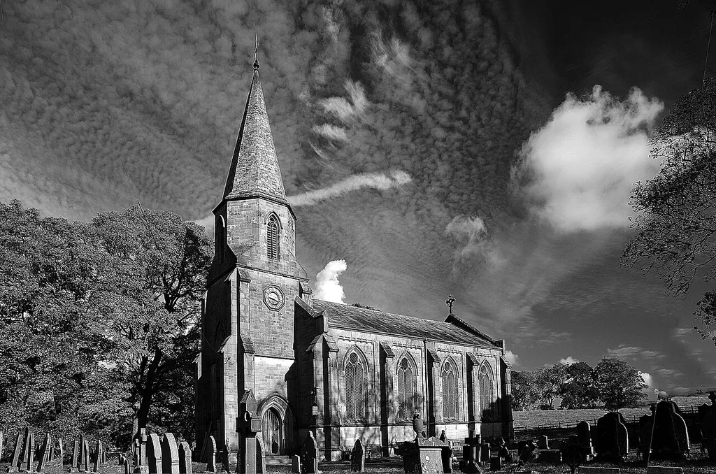 Parish Church Of St Peter .mw-parser-output .messagebox{margin:4px 0;width:auto;border-collapse:collapse;border:2px solid var(--border-color-progressive,#6485d1);background-color:var(--background-color-neutral-subtle,#fbfcff);color:var(--color-base,#202122);box-sizing:border-box;border-inline-start-width:8px}.mw-parser-output .messagebox.mbox-small{font-size:88%;line-height:1.25em}.mw-parser-output .mbox-warning,.mw-parser-output .mbox-speedy{border:2px solid var(--border-color-error,#b22222);background:var(--background-color-error-subtle,#ffdbdb);border-inline-start-width:8px}.mw-parser-output .mbox-serious,.mw-parser-output .mbox-delete,.mw-parser-output .mbox-stop{border:2px solid var(--border-color-error,#b22222);border-inline-start-width:8px}.mw-parser-output .mbox-issue,.mw-parser-output .mbox-content{border:2px solid #f28500;background:var(--background-color-warning-subtle,#ffe);border-inline-start-width:8px}.mw-parser-output .mbox-query,.mw-parser-output .mbox-style{border:2px solid #f4c430;background:var(--background-color-warning-subtle,#ffe);border-inline-start-width:8px}.mw-parser-output .mbox-shit{border:2px solid #960;border-inline-start-width:8px}.mw-parser-output .mbox-license{border:2px solid #88a;border-inline-start-width:initial}.mw-parser-output .mbox-legal{border:2px solid var(--border-color-notice,#666);background:var(--background-color-base,#fff);border-inline-start-width:8px}.mw-parser-output .mbox-honor{border:2px solid #ca3;background:var(--background-color-warning-subtle,#fcf4db);border-inline-start-width:8px}.mw-parser-output .mbox-growth{border:2px solid #8d4;background:var(--background-color-success-subtle,#d5fdf4);border-inline-start-width:8px}.mw-parser-output .mbox-move{border:2px solid #93c;border-inline-start-width:8px}.mw-parser-output .mbox-protection,.mw-parser-output .mbox-message{border:2px solid var(--border-color-base,#aaa);border-inline-start-width:8px}.mw-parser-output .messagebox .mbox-text{border:none;padding:0.25em 0.9e
